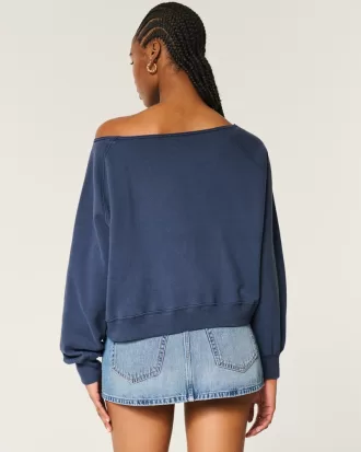 Easy Off-the-Shoulder UConn Huskies Graphic Sweatshirt,Easy Off-the-Shoulder UConn Huskies Graphic Sweatshirt