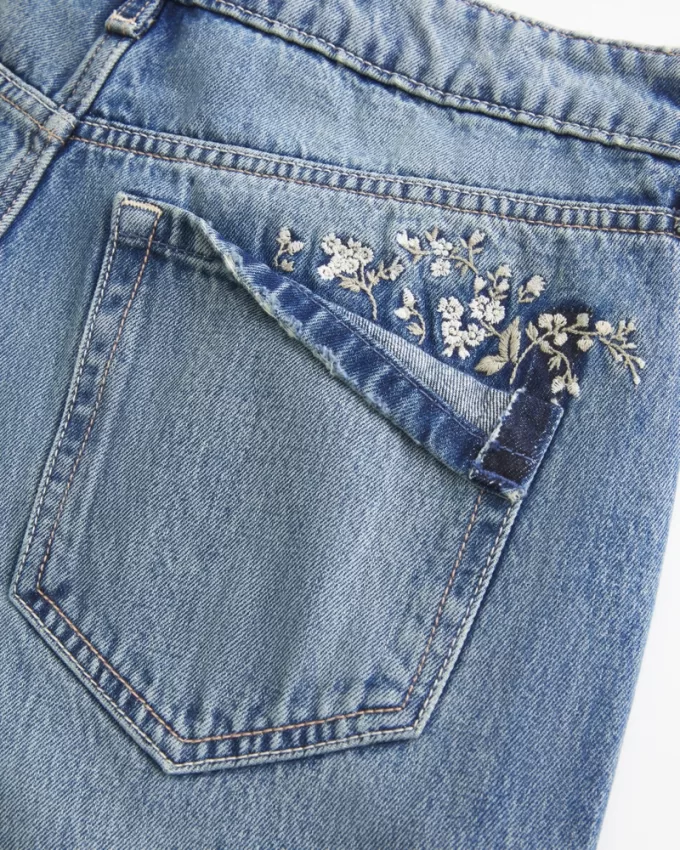 Low-Rise Floral Embroidered Medium Wash Baggy Jeans,Low-Rise Floral Embroidered Medium Wash Baggy Jeans