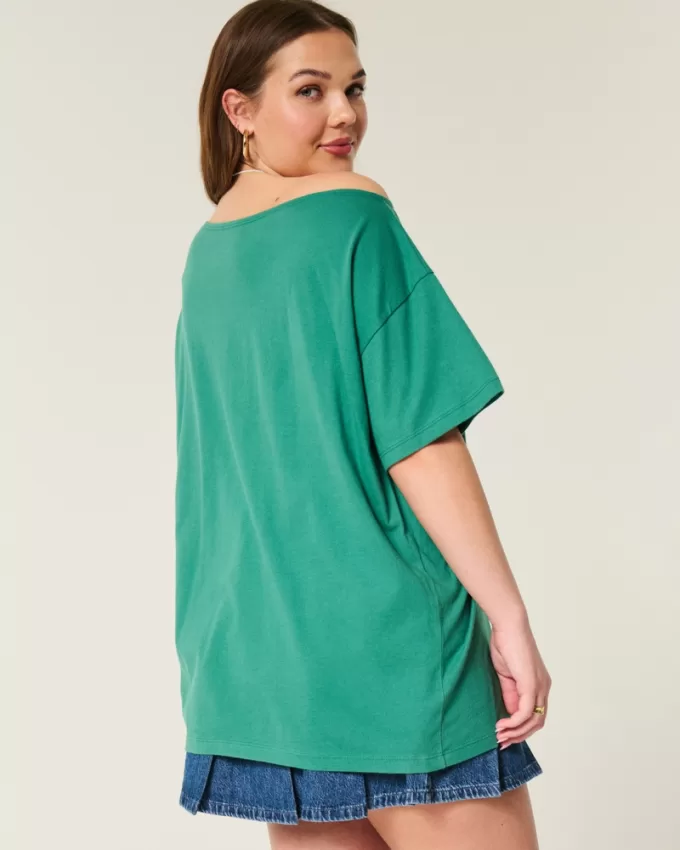 Oversized Off-the-Shoulder Chicago Graphic Tee,Oversized Off-the-Shoulder Chicago Graphic Tee